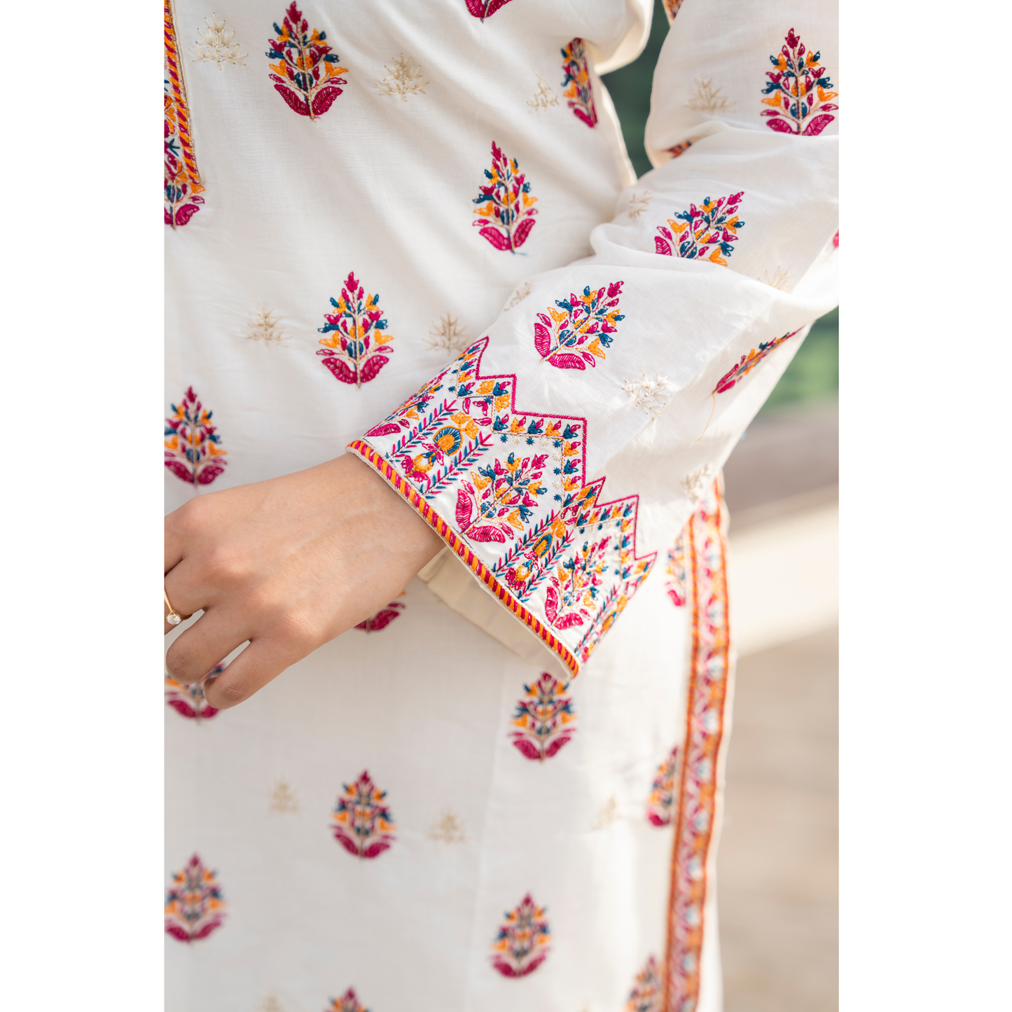 UA-89 2 Pc Embroidered Lawn Co-Ords Set | Ready to Wear | Umnaa
