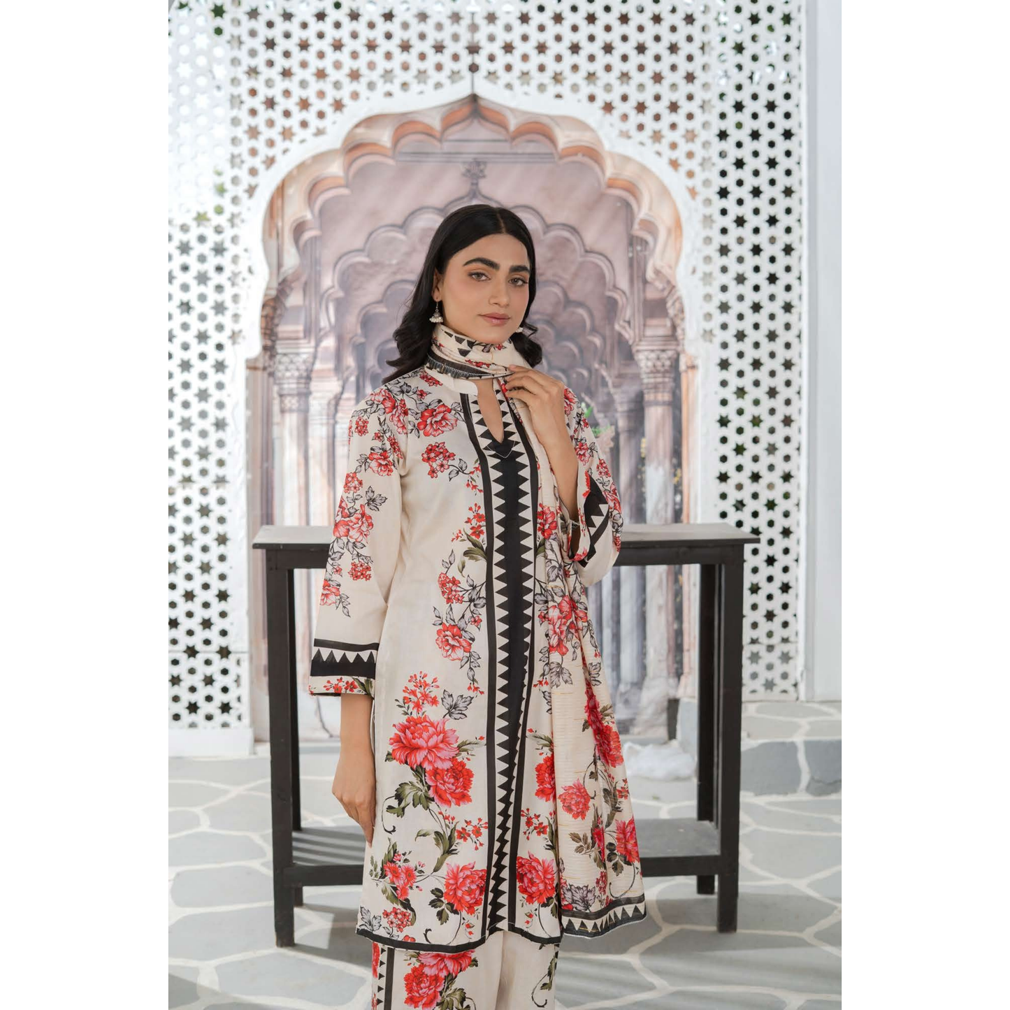 UMRZ-46 3 Pc Pakistani Printed Summer Lawn Collection by Rangz