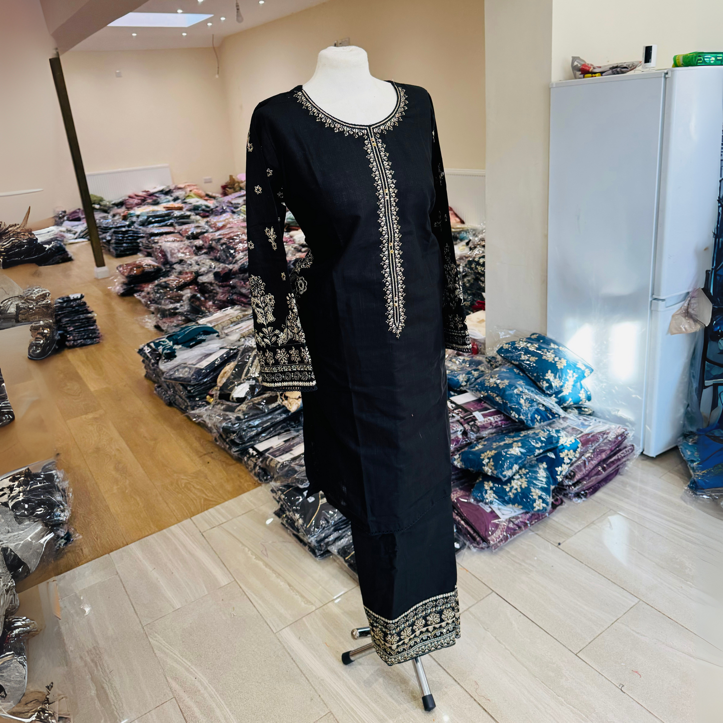 2 Pc Embroidered Khaddar Co-Ord Set | Ready to wear| Hayats