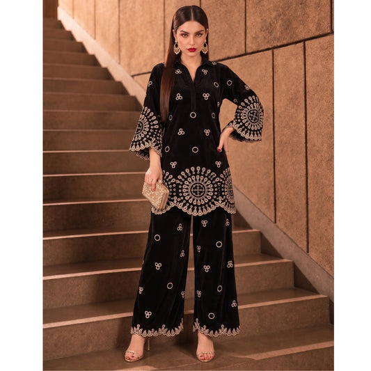UA-318 Embroidered Velvet Co-Ord Set | Umnaa