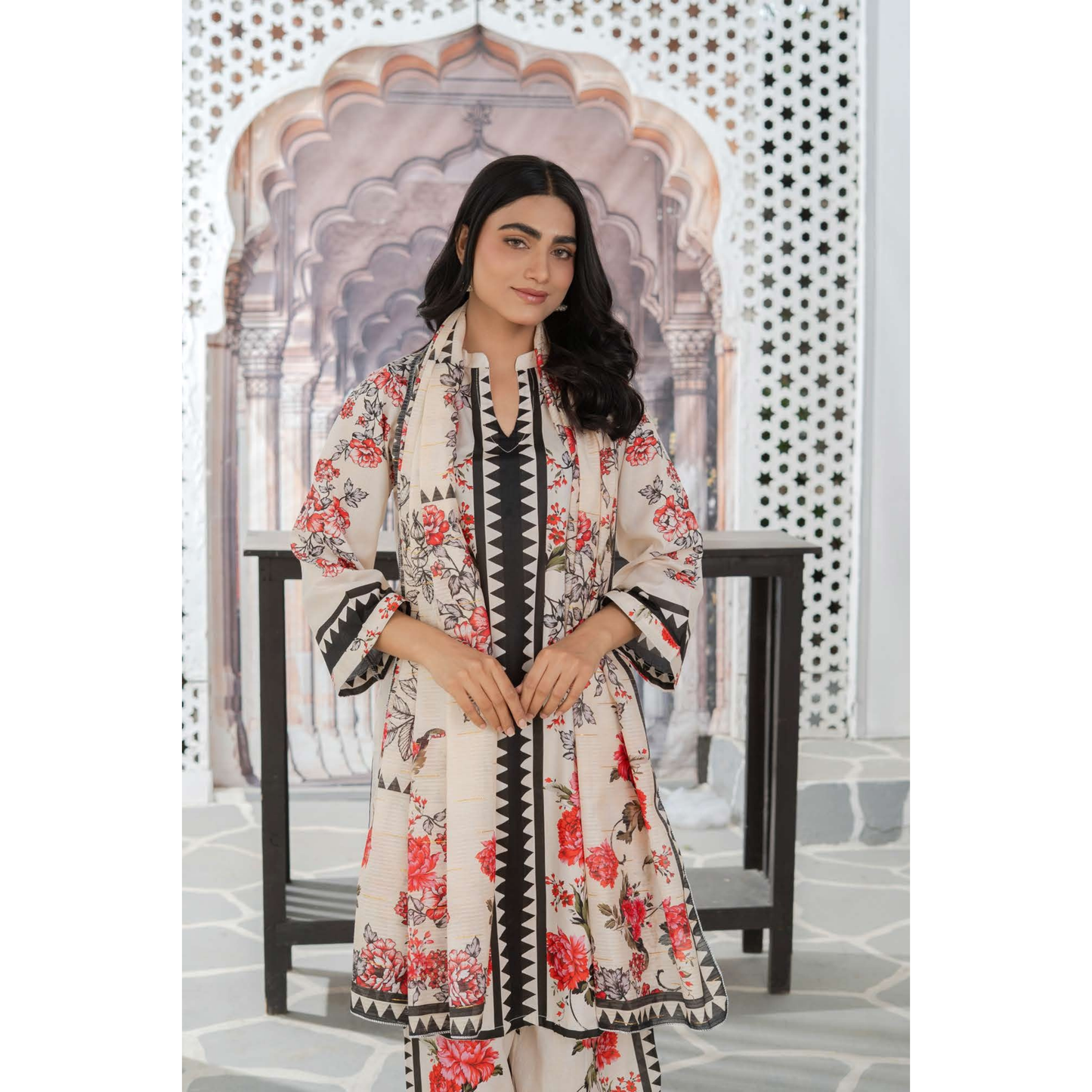 UMRZ-46 3 Pc Pakistani Printed Summer Lawn Collection by Rangz
