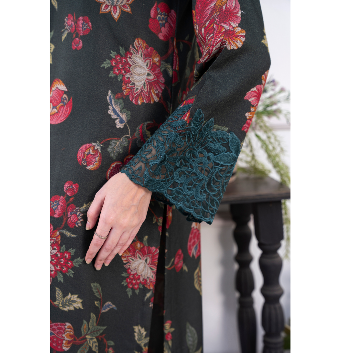 3 Pc Embroidered Printed Dress with Dhanak Wool Shawl | Winter Collection | Raniya.h | UMRAH0503