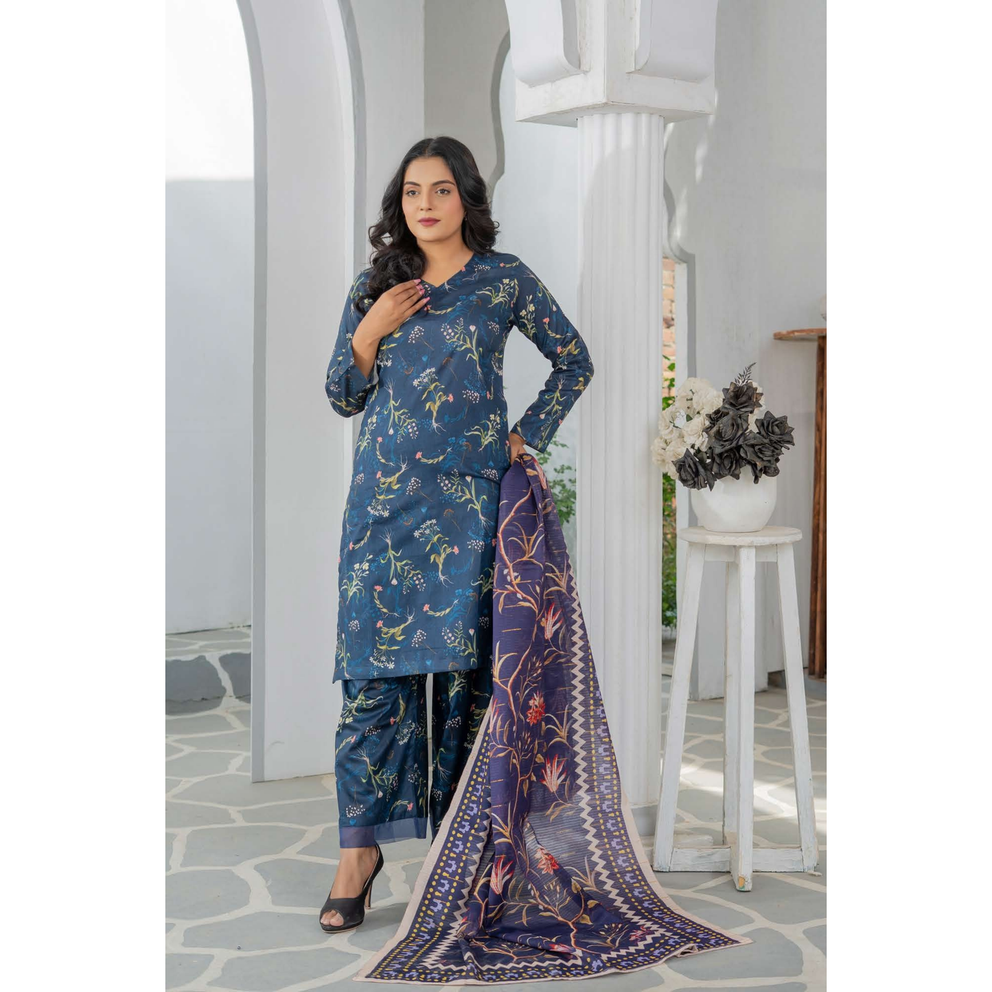 UMRZ-47 3 Pc Pakistani Printed Summer Lawn Collection by Rangz