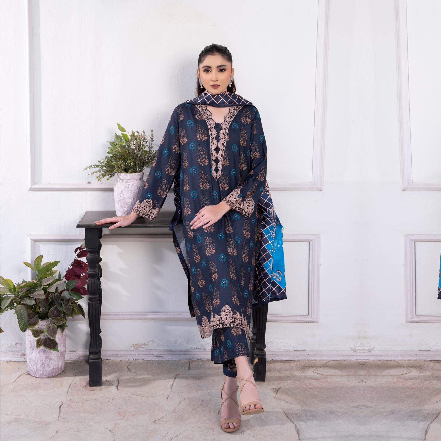 3 Pc Embroidered Printed Dress with Dhanak Wool Shawl | Winter Collection | Raniya.h | UMRAH0503