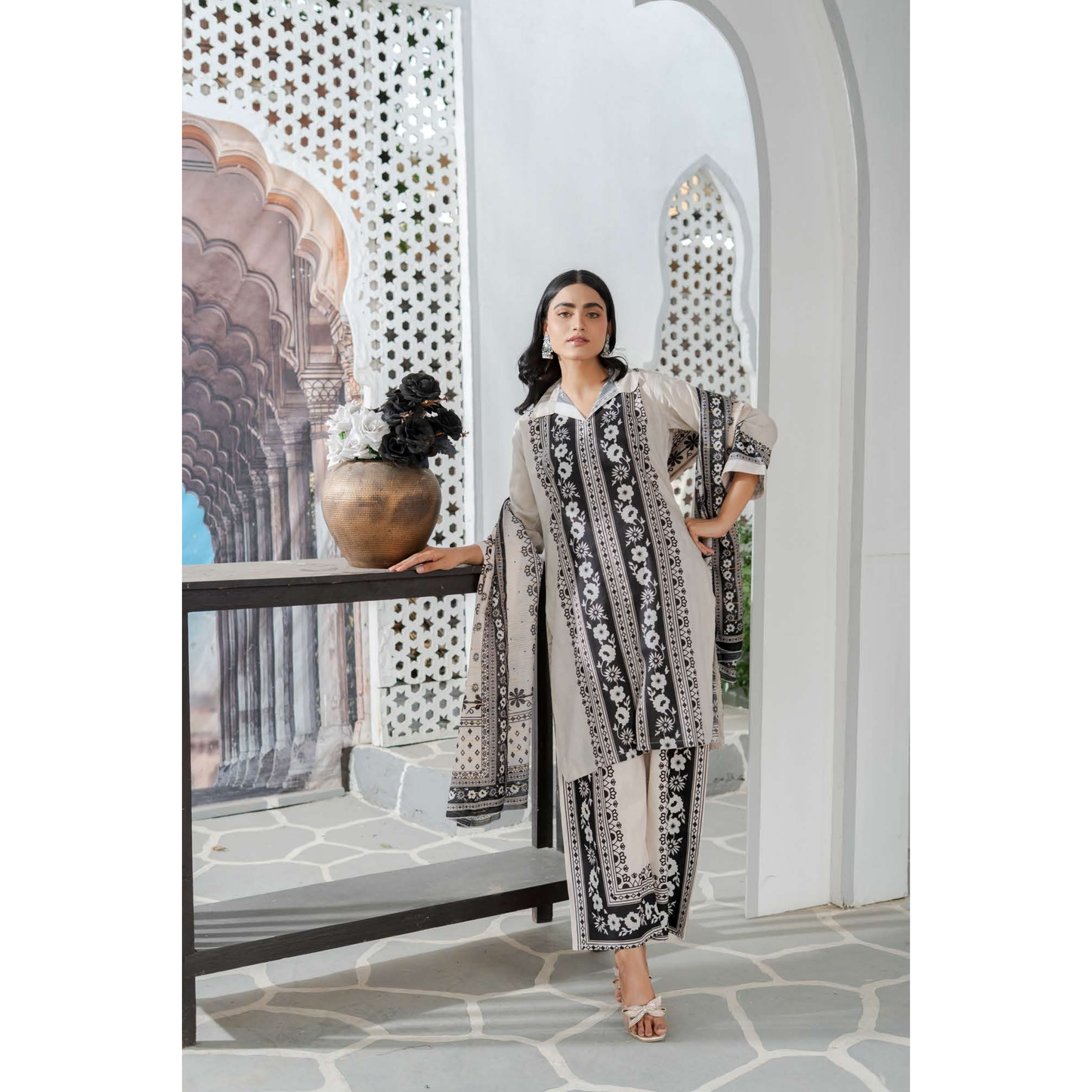 UMRZ-46 3 Pc Pakistani Printed Summer Lawn Collection by Rangz