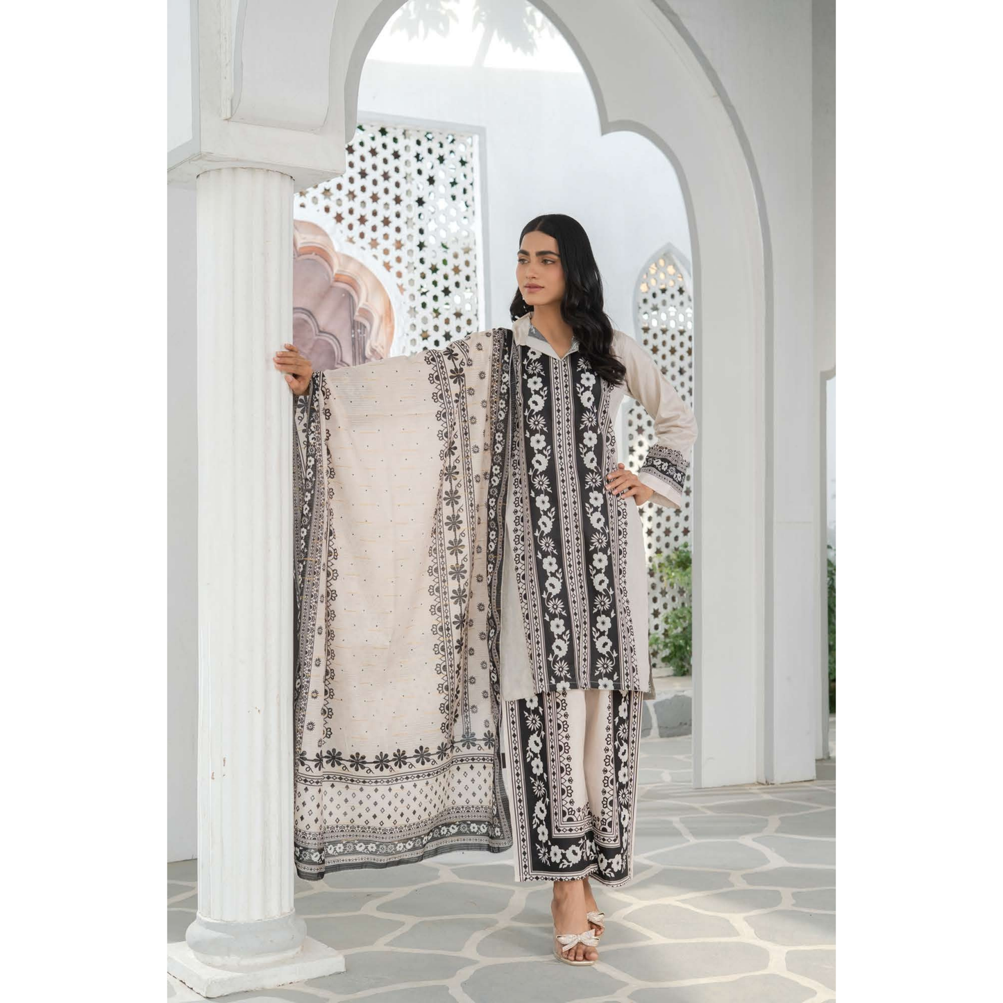 UMRZ-46 3 Pc Pakistani Printed Summer Lawn Collection by Rangz