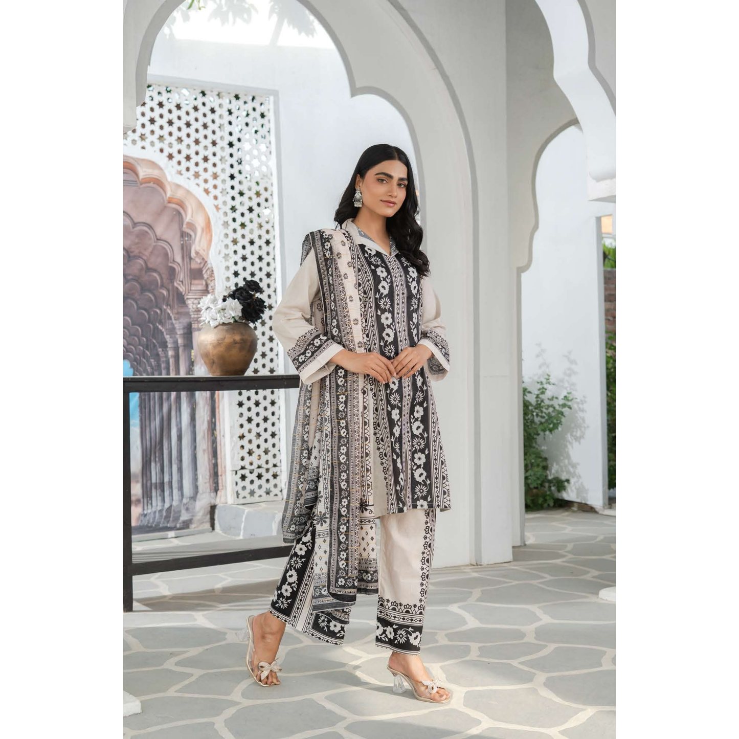 UMRZ-46 3 Pc Pakistani Printed Summer Lawn Collection by Rangz