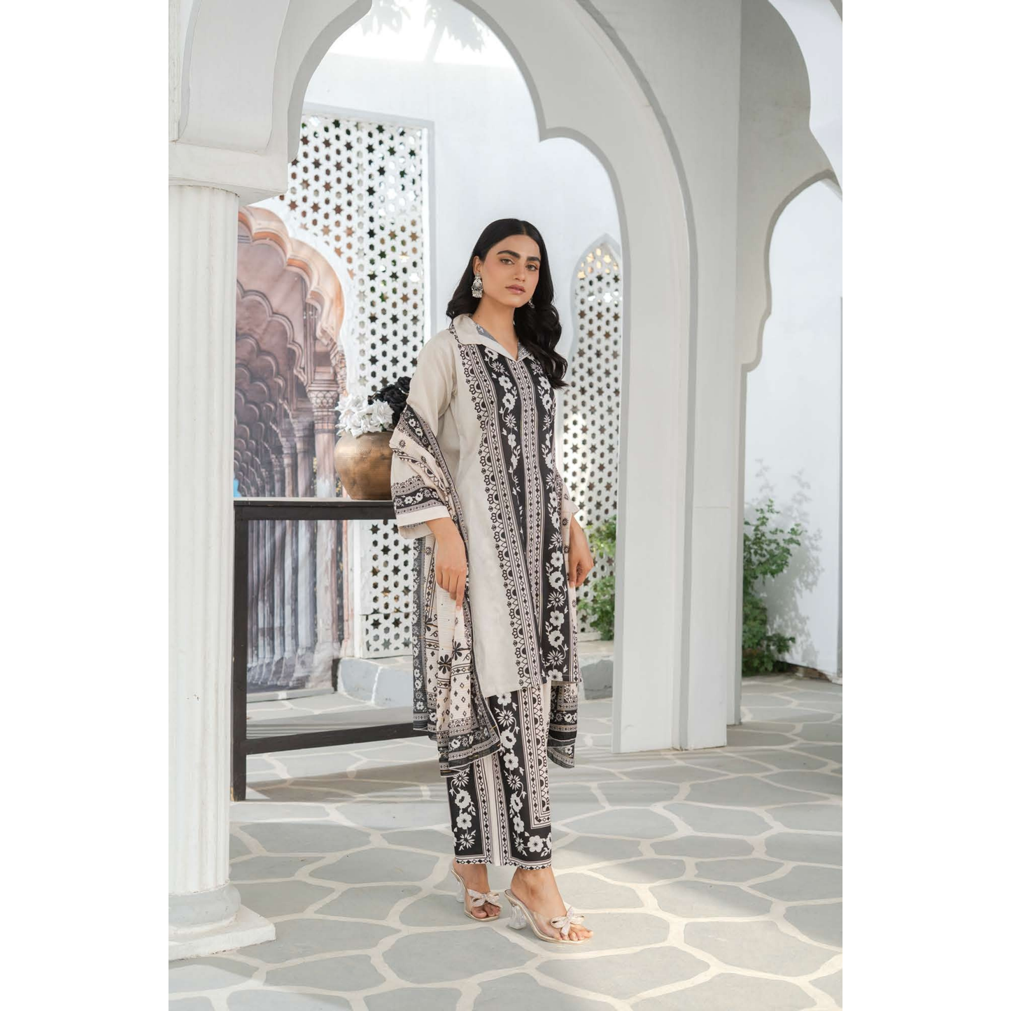 UMRZ-46 3 Pc Pakistani Printed Summer Lawn Collection by Rangz