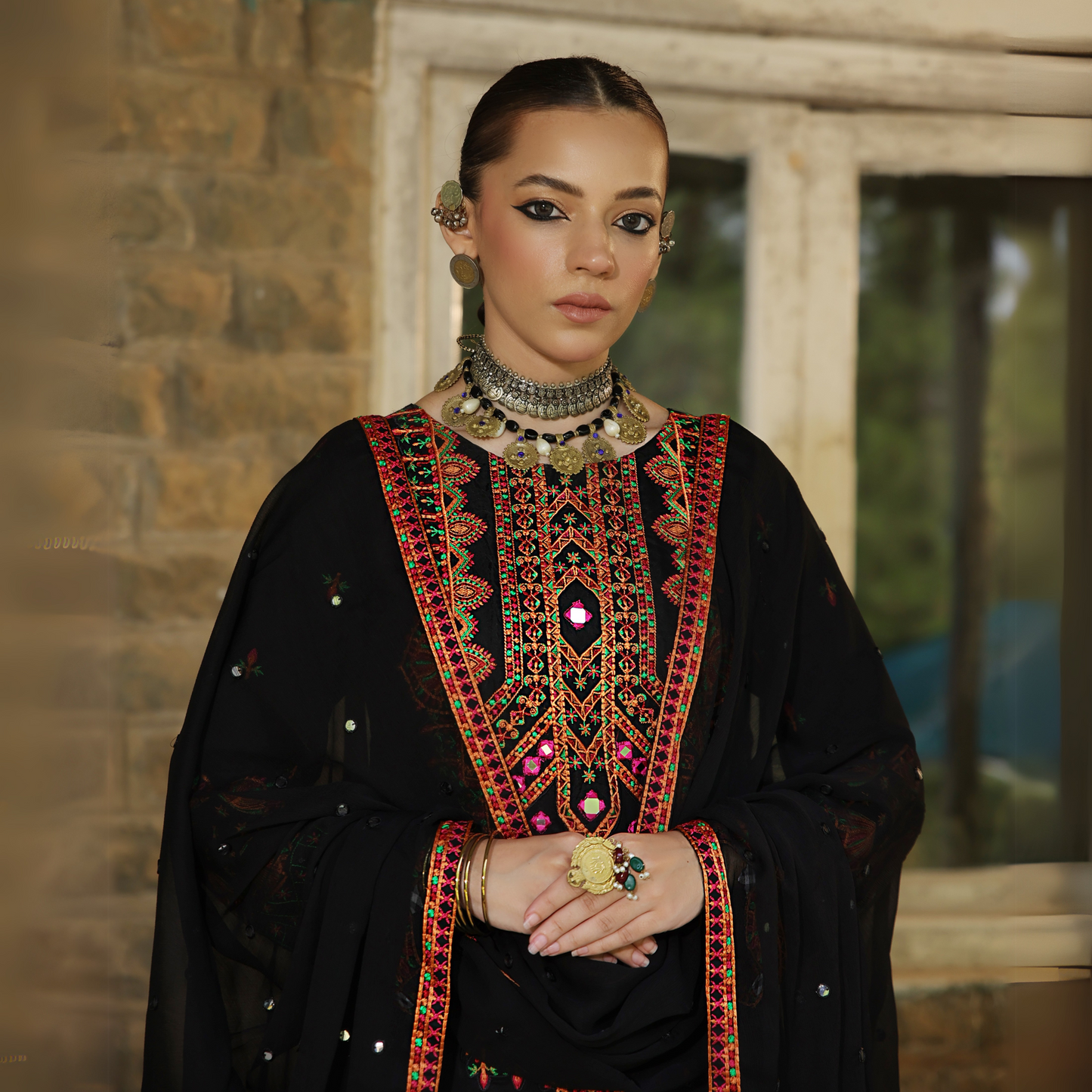 3 Pc Embroidered Linen Dress With Chiffon Dupatta | UMNAA