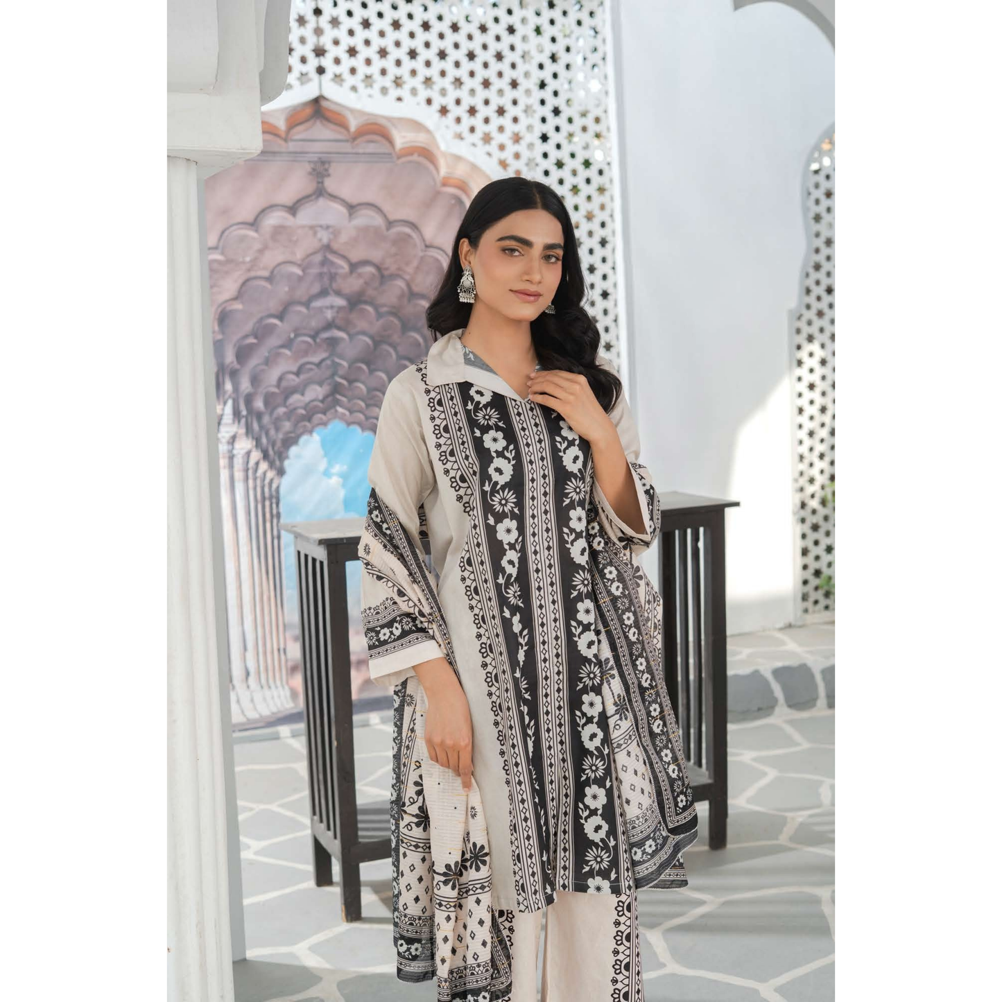 UMRZ-46 3 Pc Pakistani Printed Summer Lawn Collection by Rangz