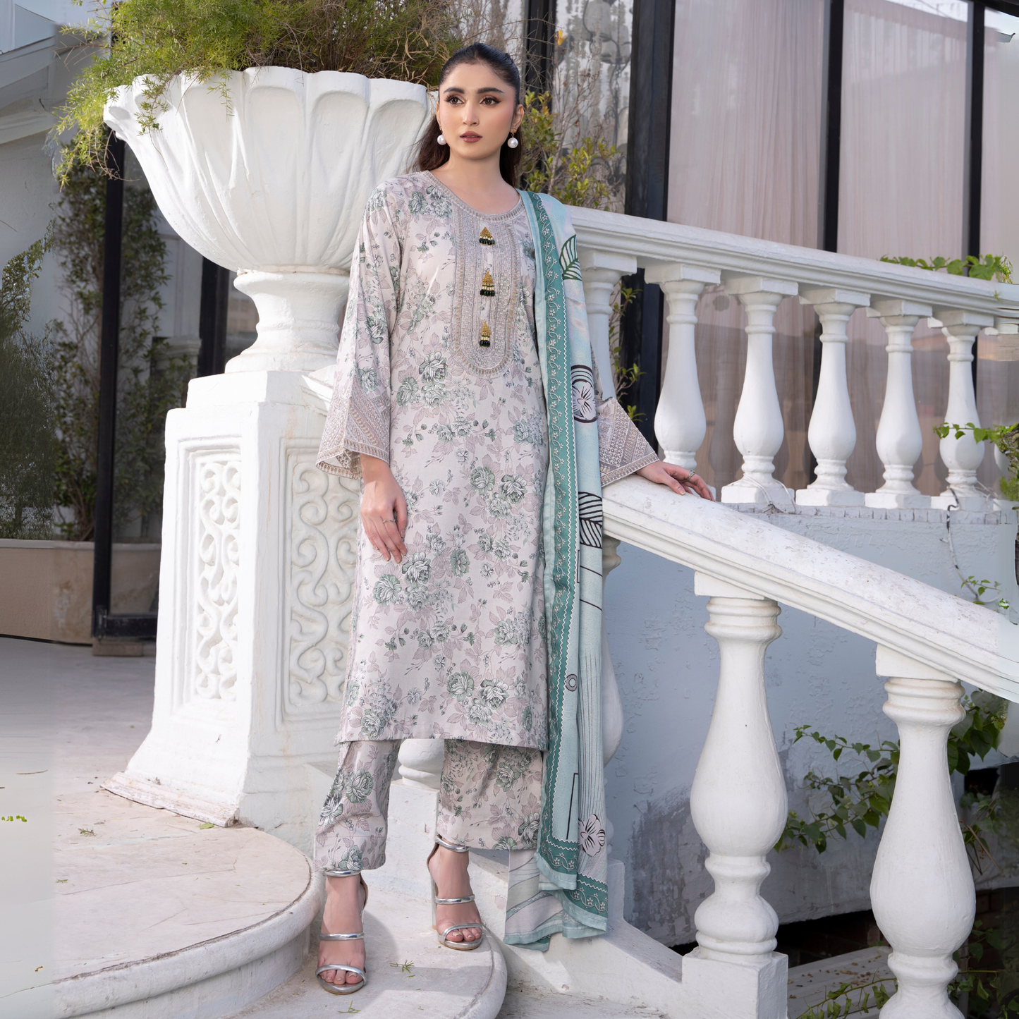 3 Pc Embroidered Printed Dress with Dhanak Wool Shawl | Winter Collection | Raniya.h | UMRAH0503