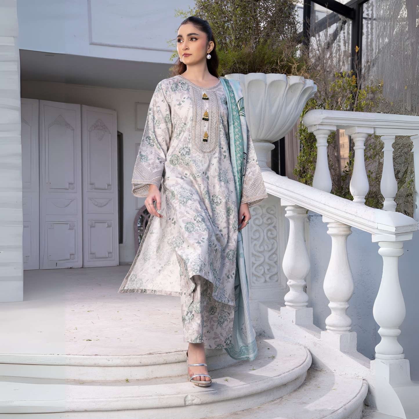 3 Pc Embroidered Printed Dress with Dhanak Wool Shawl | Winter Collection | Raniya.h | UMRAH0503