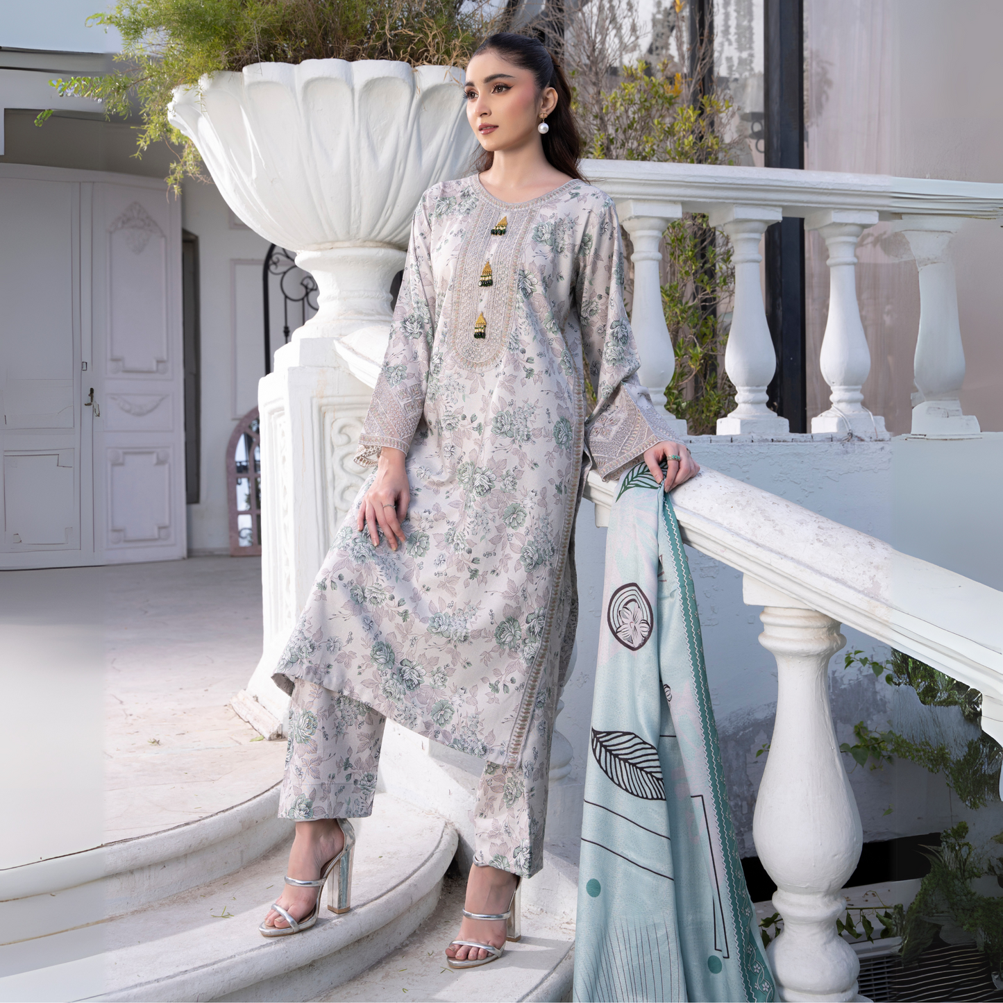 3 Pc Embroidered Printed Dress with Dhanak Wool Shawl | Winter Collection | Raniya.h | UMRAH0503