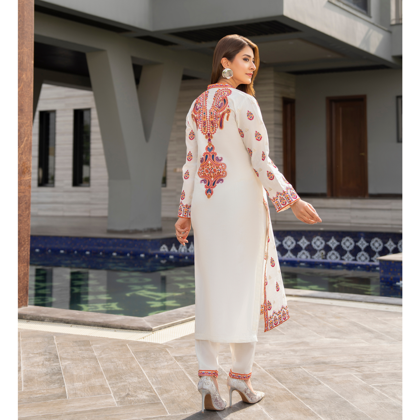 UA-89 2 Pc Embroidered Lawn Co-Ords Set | Ready to Wear | Umnaa