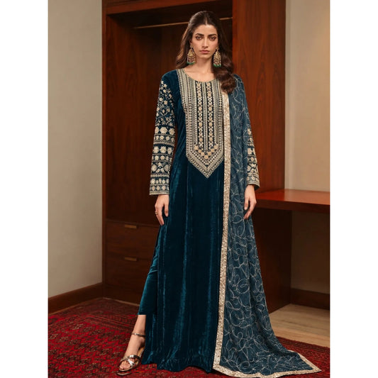 UA-324 Embroidered Velvet Kaftan 3 Pc | Umnaa
