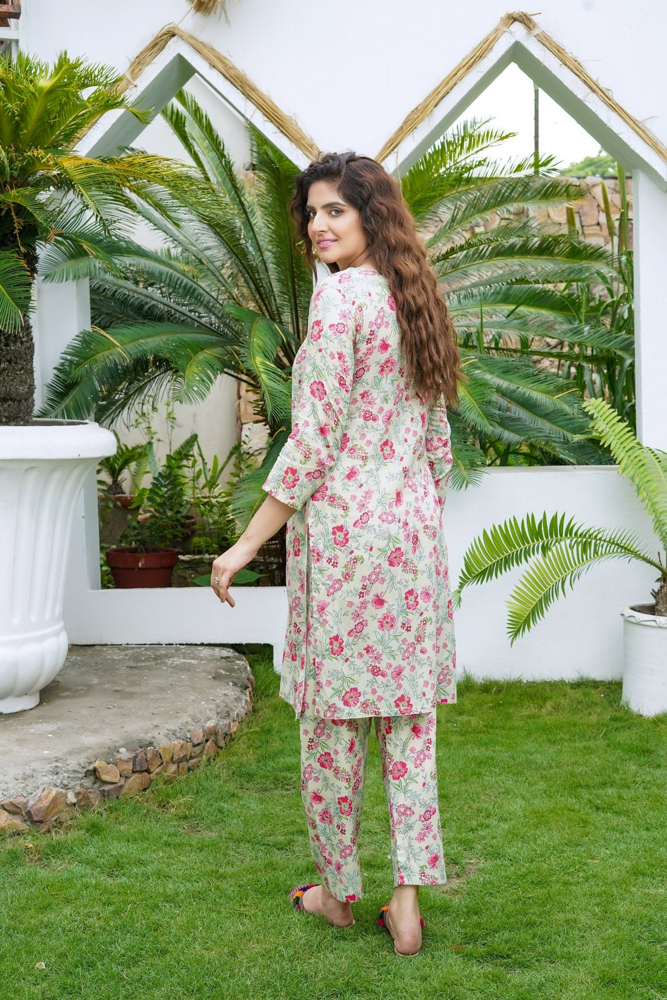 Multi Floral Printed Lawn 2 Pc - Simrans