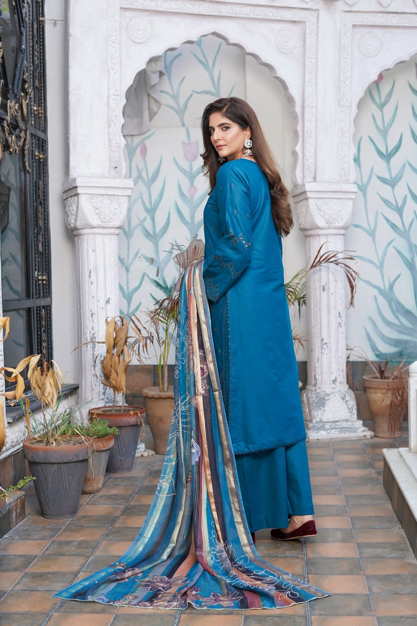 Blue | Chikankari Schifflil Lawn | 3 Pc | MUNIRA