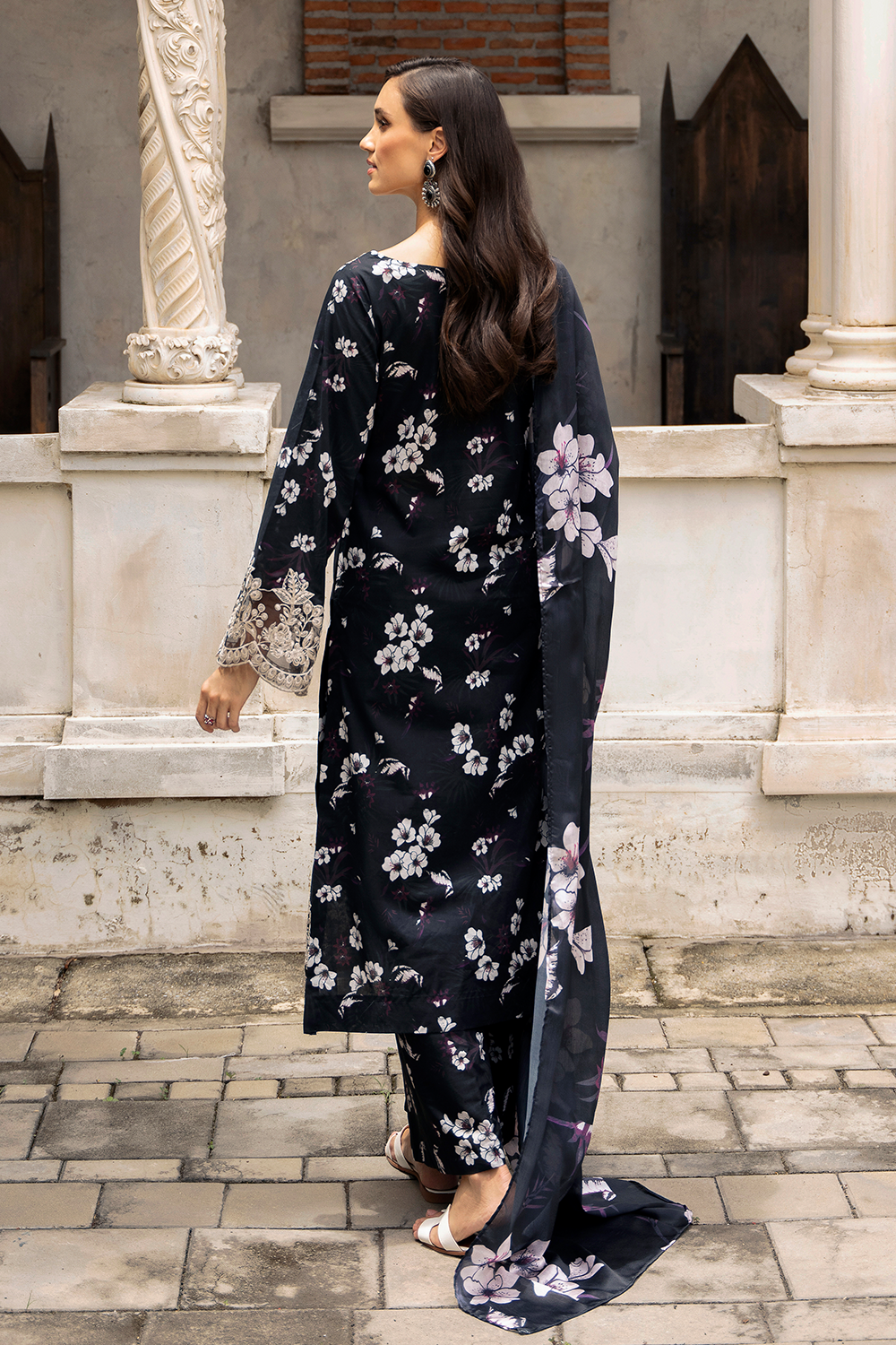 Black Embroidered Cambric Lawn 3 Pc Dress - Esra Fashion