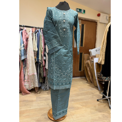 2 Pc Embroidered Khaddar Co-Ord Set  | Ready to wear| Hayats
