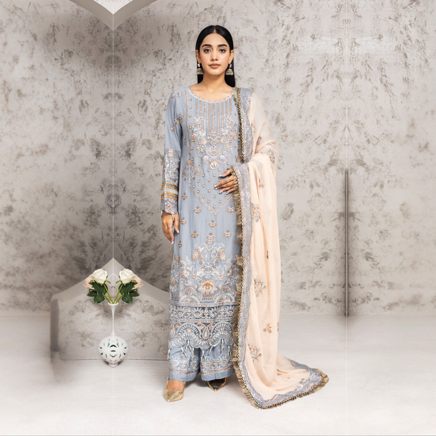 Luxury Handwork Embroidered Dress with Chiffon Dupatta 3 Pc | Winter Collection | Rangz | UMRGZ4000