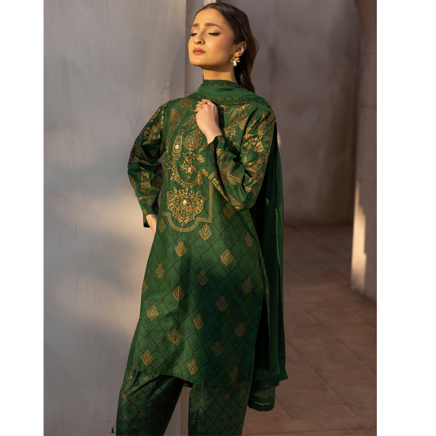 UMS-19 Embroidered Lawn 3 Pc Pakistani Dress | Ready to wear | Simrans