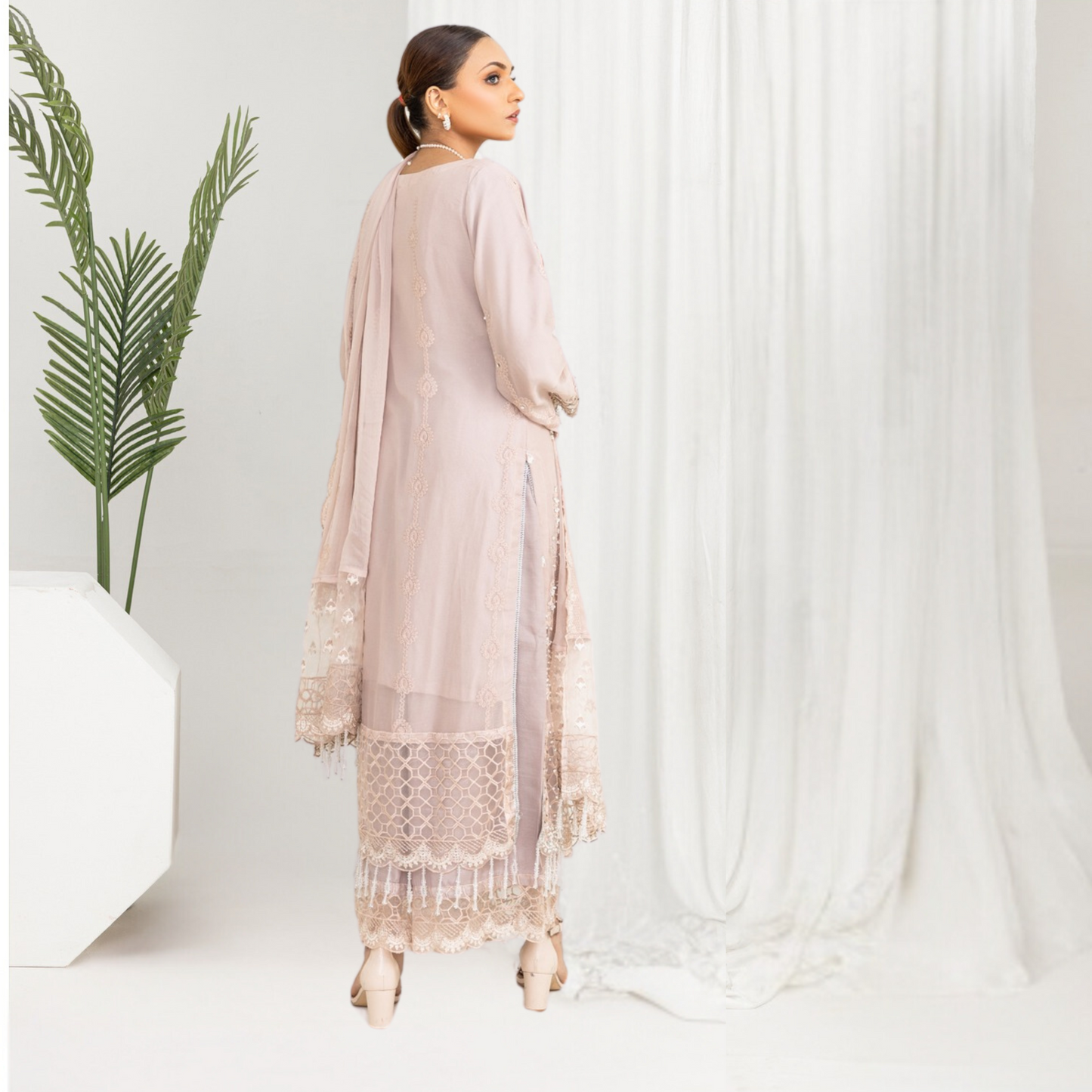 Luxury Embroidered Chiffon Dress 3 Pc | Winter Collection | Rangz | UMRGZ3601