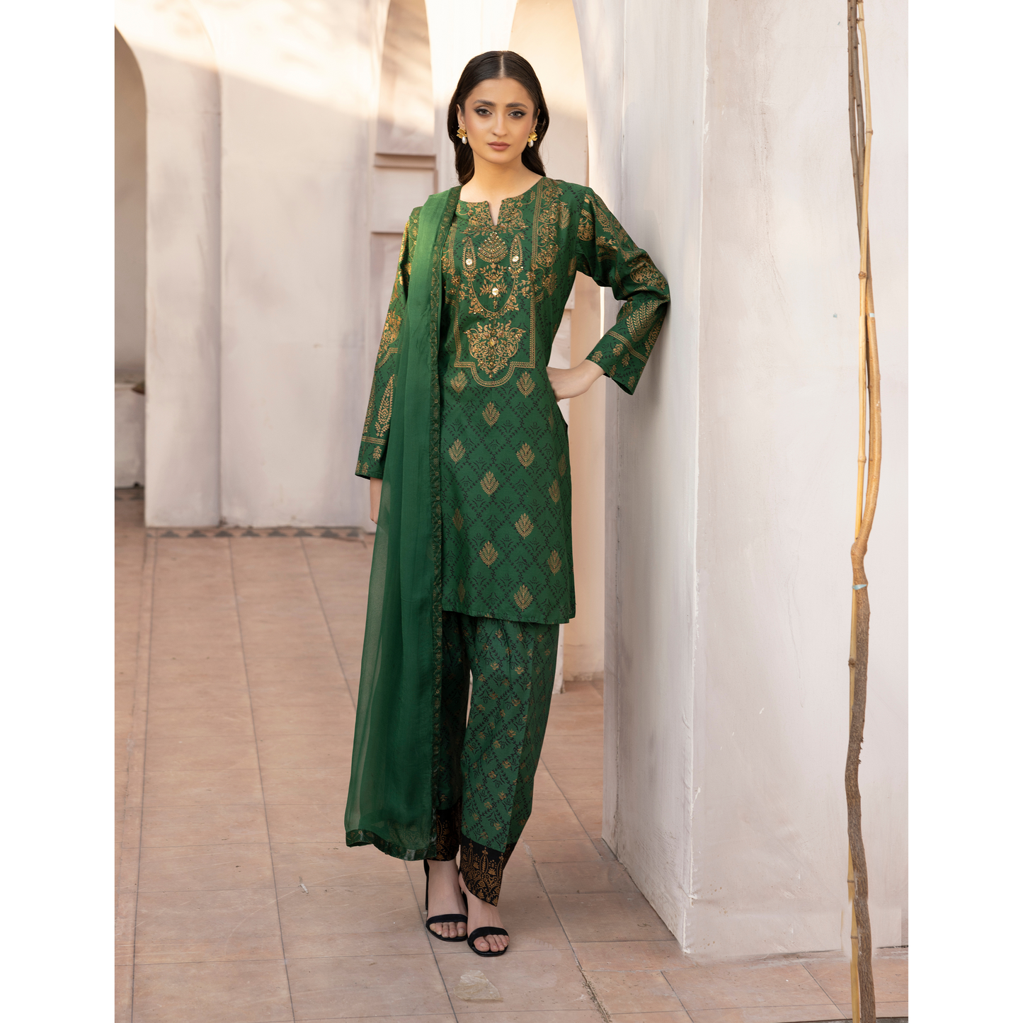 UMS-19 Embroidered Lawn 3 Pc Pakistani Dress | Ready to wear | Simrans