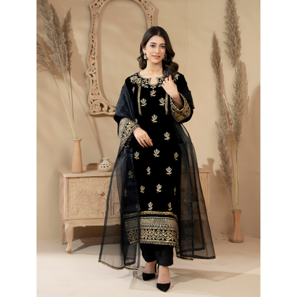 3 Pc Luxury velvet Dress | Winter Collection | Raniya.h | UMRAH01001