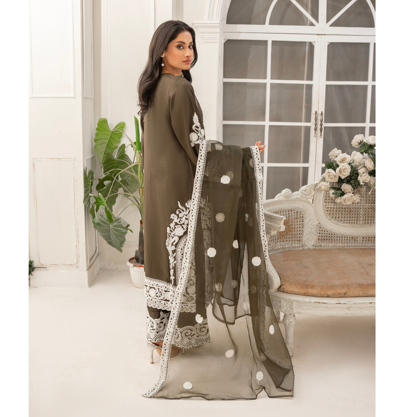 Embroidered Viscose Linen 3 Pc Pakistani Dress | Ready to wear | UMNAA