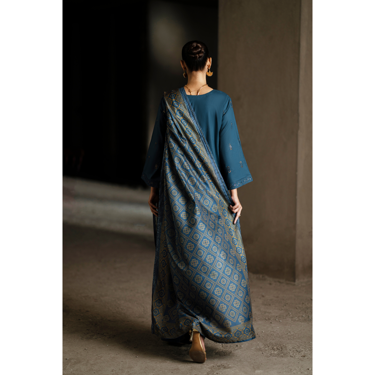 UCA-28 "Sham" Embroidered Silk Viscose Ready to Wear Collection by Casuallite