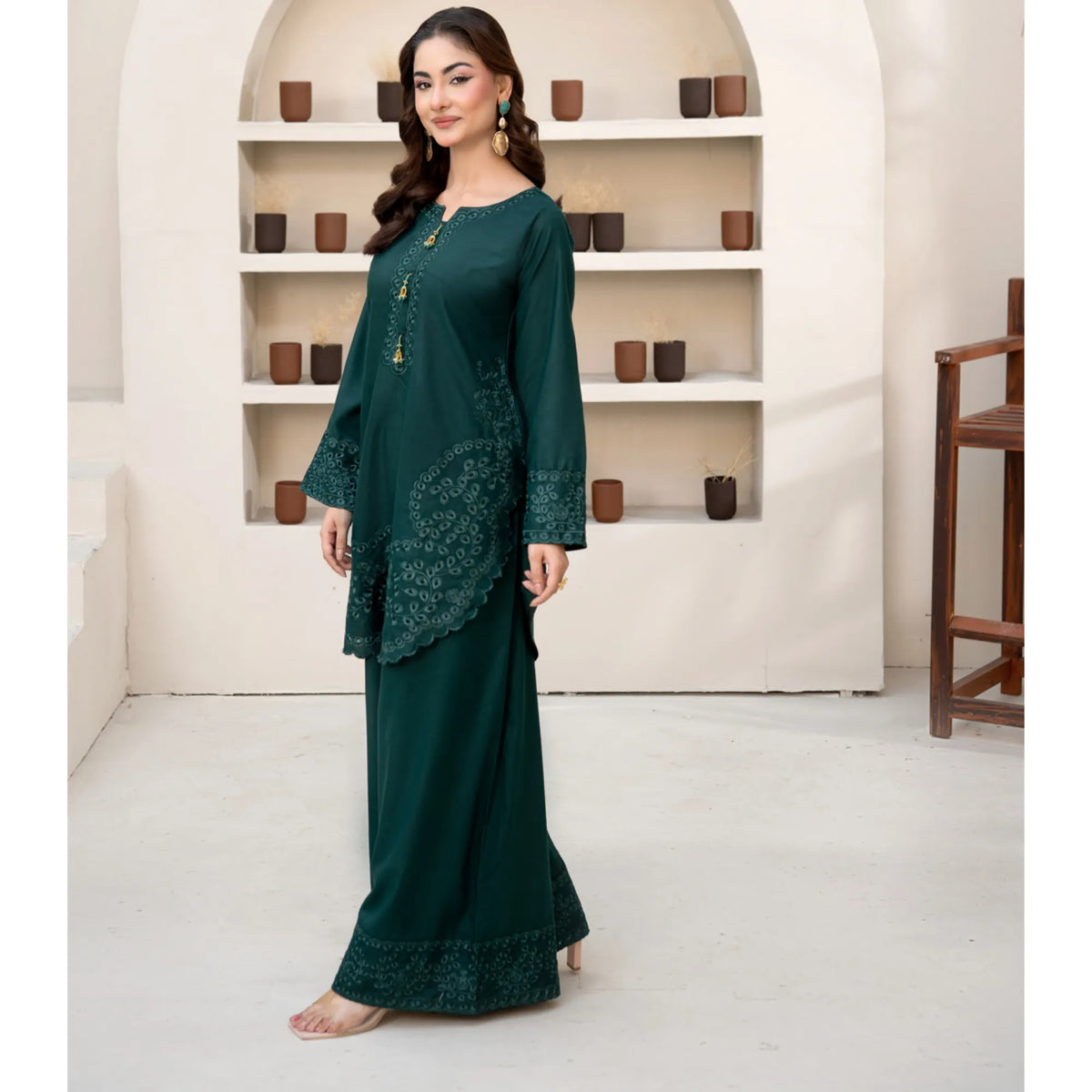 UA-306 Embroidered Dhanak Co-Ord set | Umnaa
