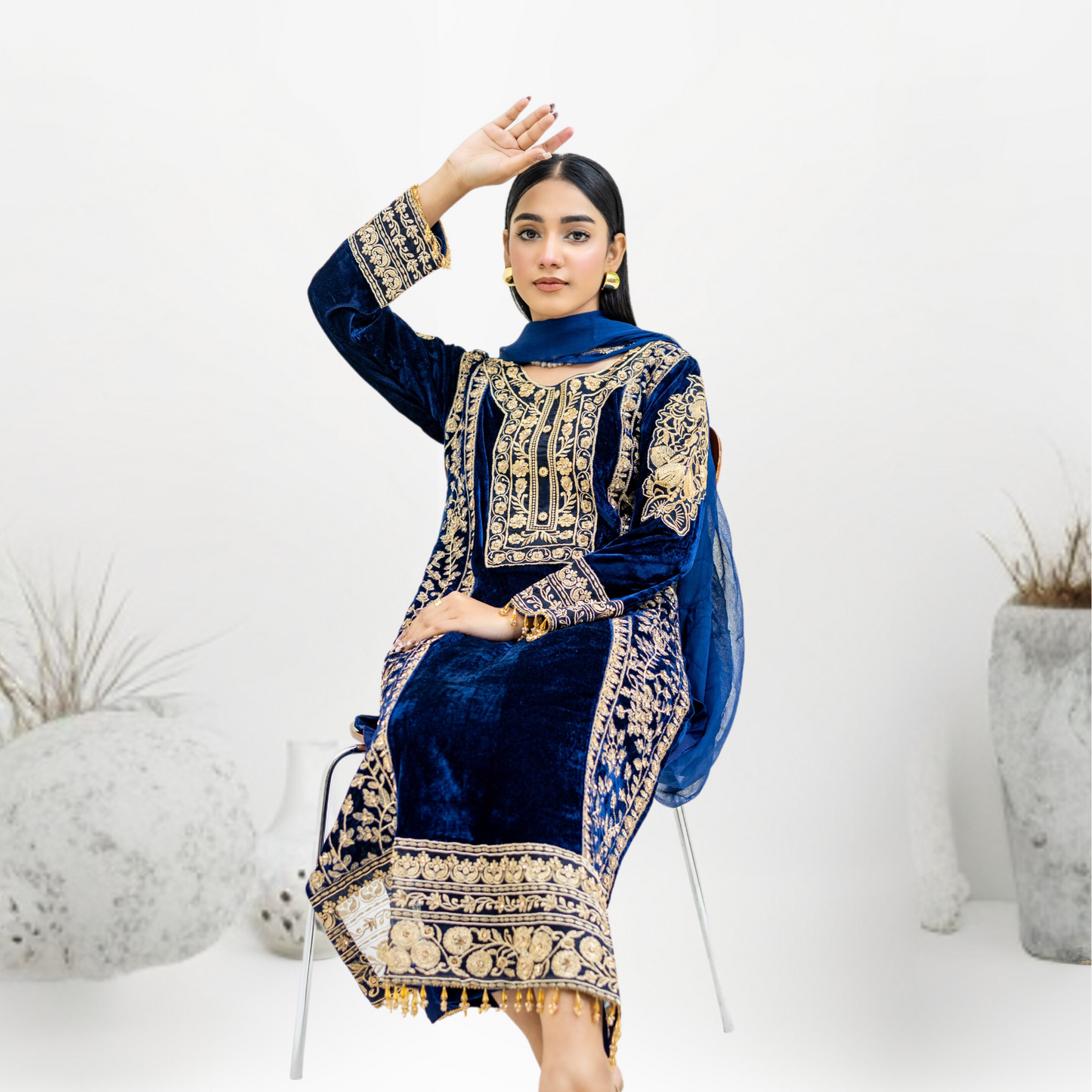 Luxury Embroidered Velvet Dress with Chiffon Dupatta 3 Pc | Winter Collection | Rangz | UMRGZ3900