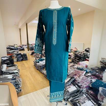 2 Pc Embroidered Khaddar Co-Ord Set  | Ready to wear| Hayats