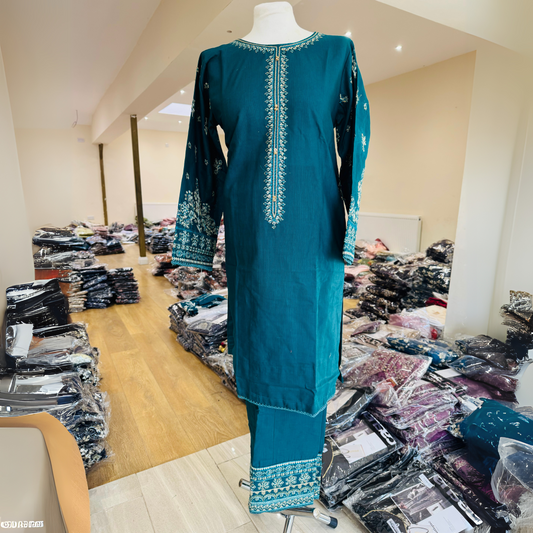 2 Pc Embroidered Khaddar Co-Ord Set  | Ready to wear| Hayats