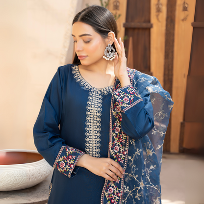 UA-60 Embroidered Viscose Linen 3 Pc Pakistani Dress | UMNAA