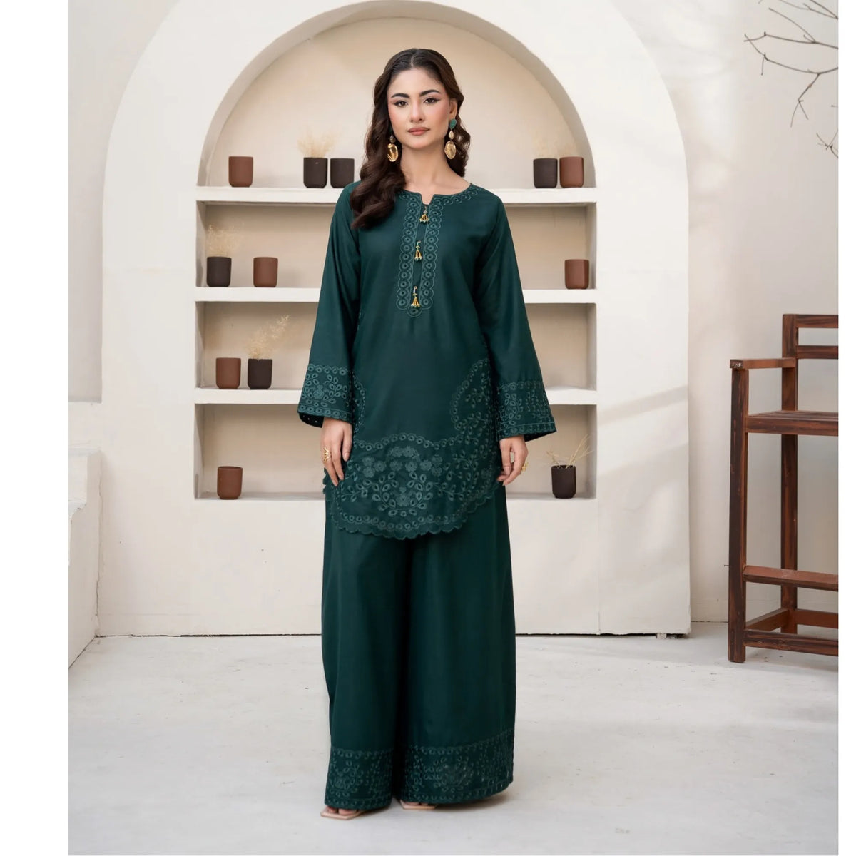 UA-306 Embroidered Dhanak Co-Ord set | Umnaa