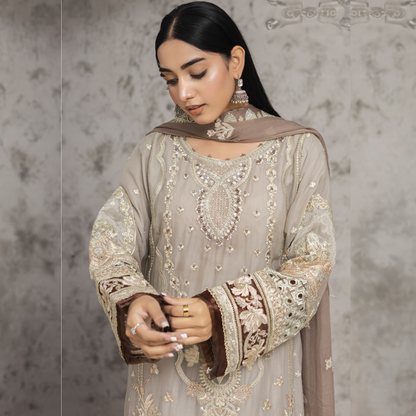 Luxury Handwork Embroidered Dress with Chiffon Dupatta 3 Pc | Winter Collection | Rangz | UMRGZ4000