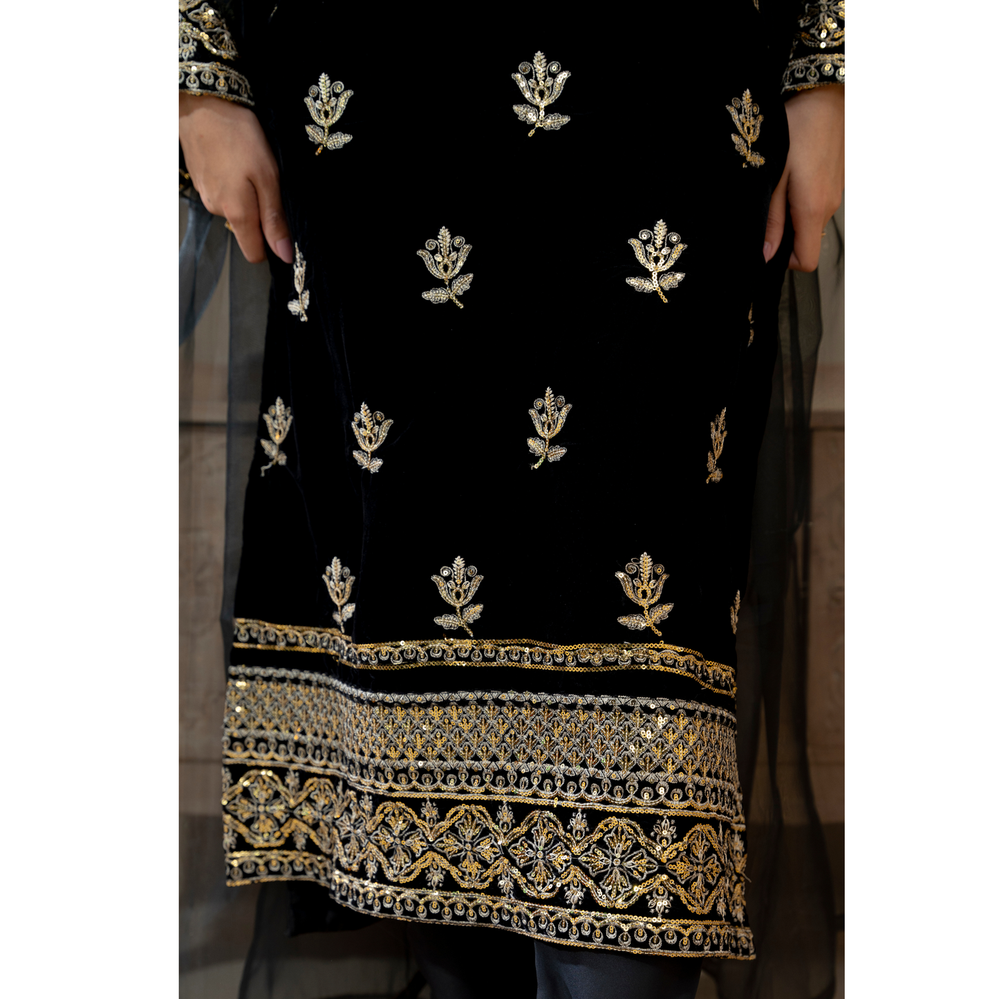 3 Pc Luxury velvet Dress | Winter Collection | Raniya.h | UMRAH01001