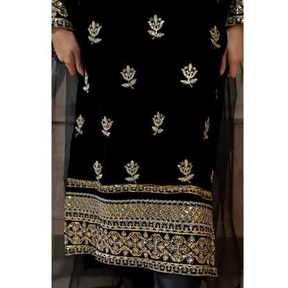 3 Pc Luxury velvet Dress | Winter Collection | Raniya.h | UMRAH01001