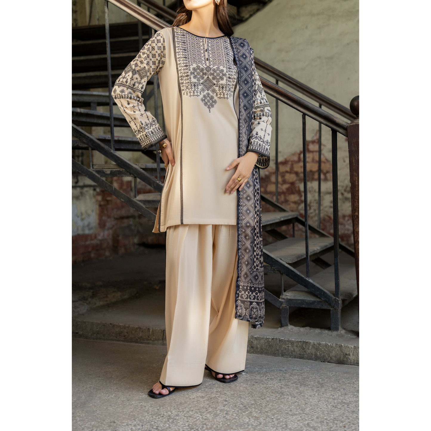 UCA-22 3 pc Summer Cotton Lawn Monochrome Collection | Ready to Wear | Casuallite