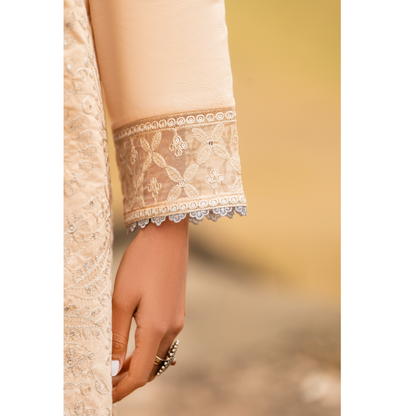 UCA-17 3 Pc Embroidered Lawn Ready to Wear Collection by Casuallite