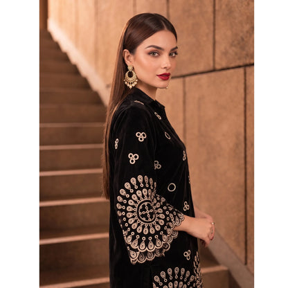 UA-318 Embroidered Velvet Co-Ord Set | Umnaa