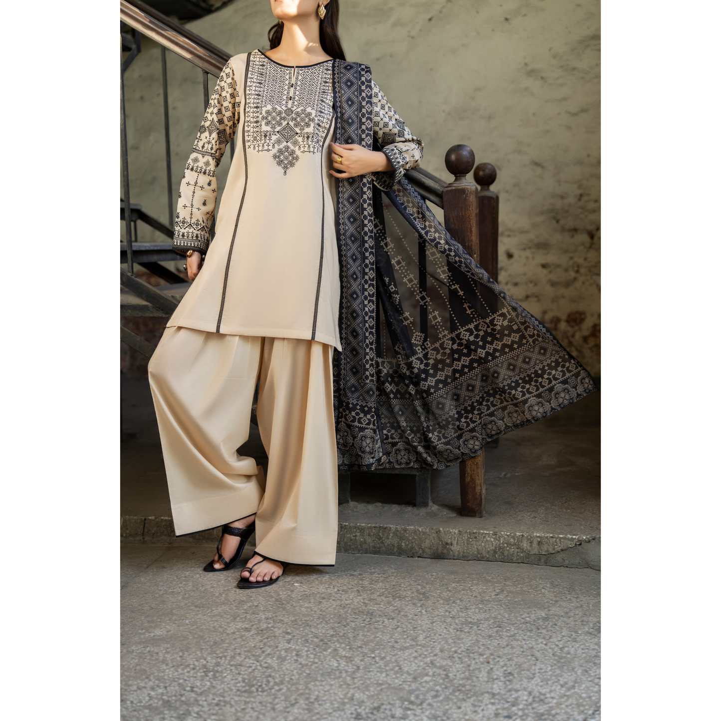 UCA-22 3 pc Summer Cotton Lawn Monochrome Collection | Ready to Wear | Casuallite