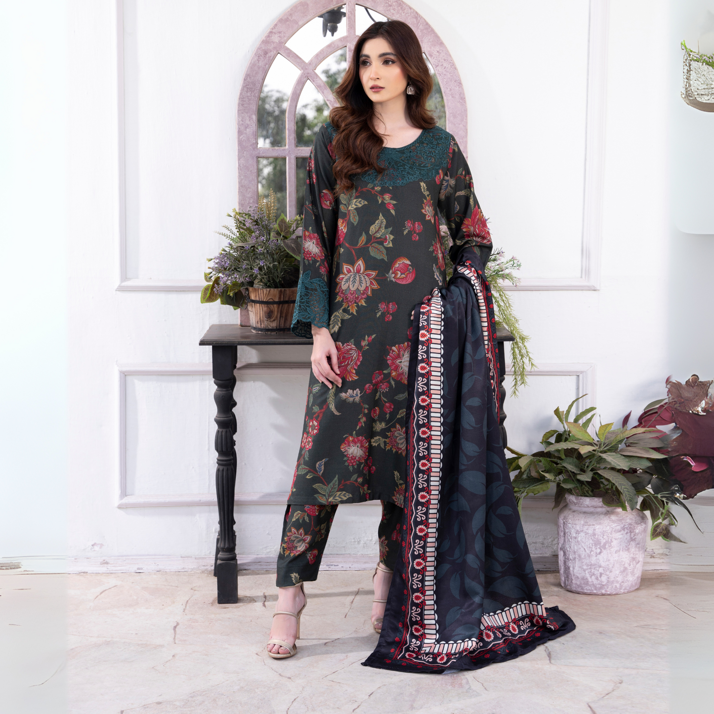 3 Pc Embroidered Printed Dress with Dhanak Wool Shawl | Winter Collection | Raniya.h | UMRAH0503