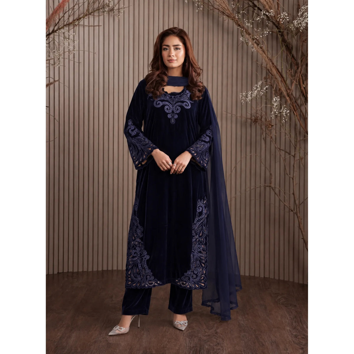 UA-300 Embroidered Velvet 3 Pc Collection | Umnna
