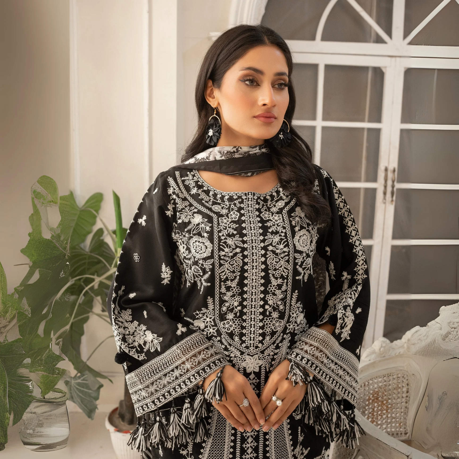UA-51 (Black) Embroidered Viscose Linen 3 Pc Pakistani Dress | Ready t Umnaa UA-51 (Black) Embroidered Viscose Linen 3 Pc Pakistani Dress | Ready t Umnaa