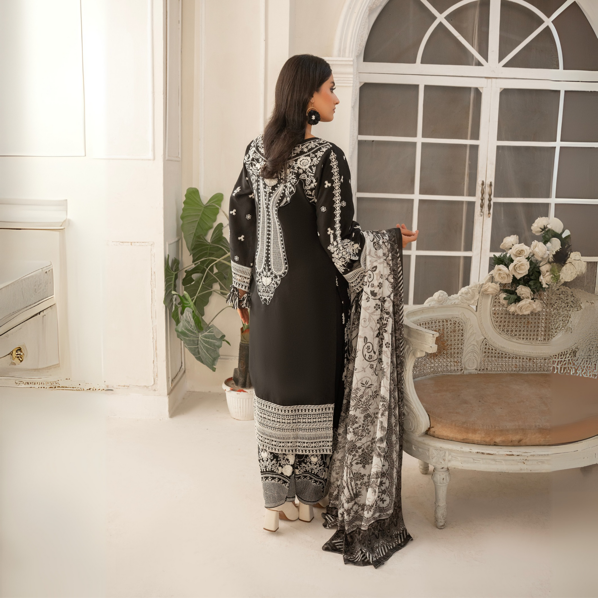 UA-51 (Black) Embroidered Viscose Linen 3 Pc Pakistani Dress | Ready t Umnaa UA-51 (Black) Embroidered Viscose Linen 3 Pc Pakistani Dress | Ready t Umnaa
