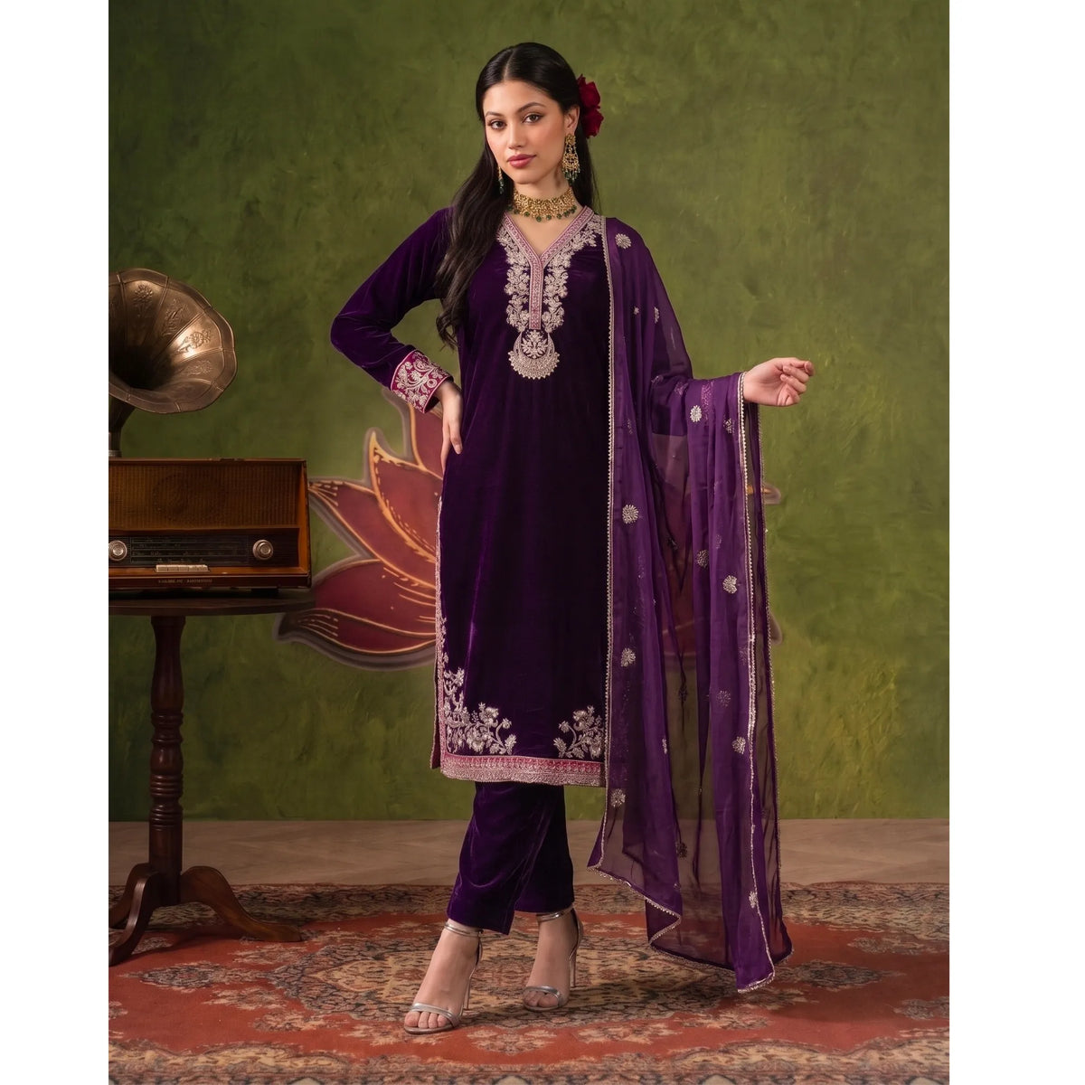 UA-322 Embroidered Luxury Velvet 3 Pc | Umnaa