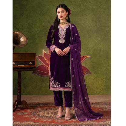 UA-322 Embroidered Luxury Velvet 3 Pc | Umnaa
