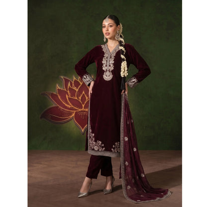 UA-322 Embroidered Luxury Velvet 3 Pc | Umnaa